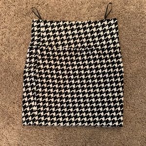 Hound tooth mini skirt